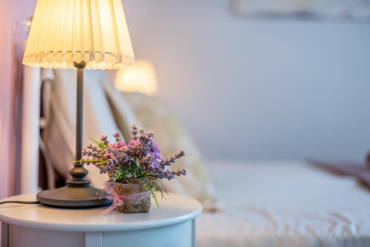 Old City Romantic Studios 4 With Free Private Parking Pula Extérieur photo