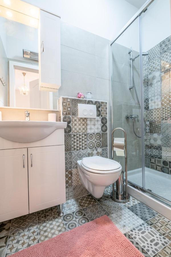 Old City Romantic Studios 4 With Free Private Parking Pula Extérieur photo