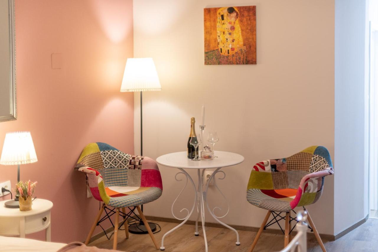 Old City Romantic Studios 4 With Free Private Parking Pula Extérieur photo