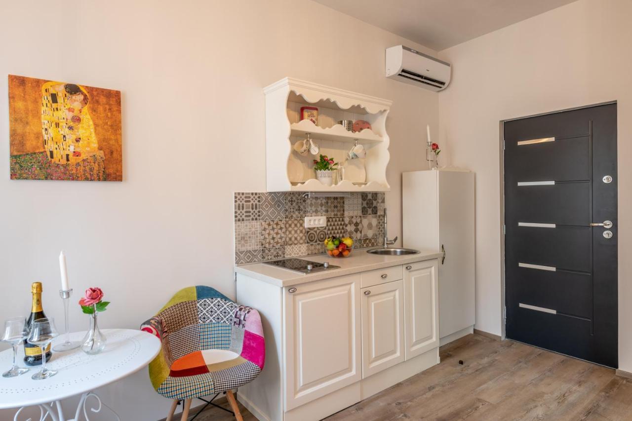 Old City Romantic Studios 4 With Free Private Parking Pula Extérieur photo